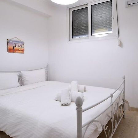 Minimal Apartment At The Foot Of The Odeon Of ... Atena Exterior foto