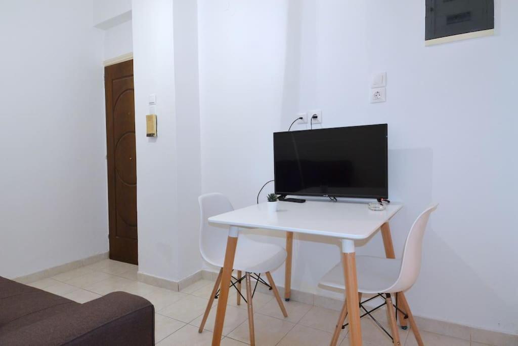 Minimal Apartment At The Foot Of The Odeon Of ... Atena Exterior foto